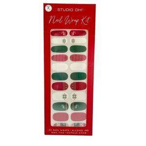 Studio Oh Mani Reindeer Christmas Red White Green Nail Wrap Kit - 22 Nail Wraps